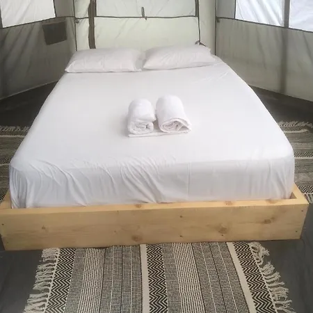 Barreira Beachfront Tents 11 *